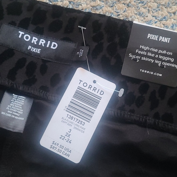 NWT Torrid Pixie Pants Black Leopard Print Pull-On SIZE 3 (22-24) - Picture 2 of 5